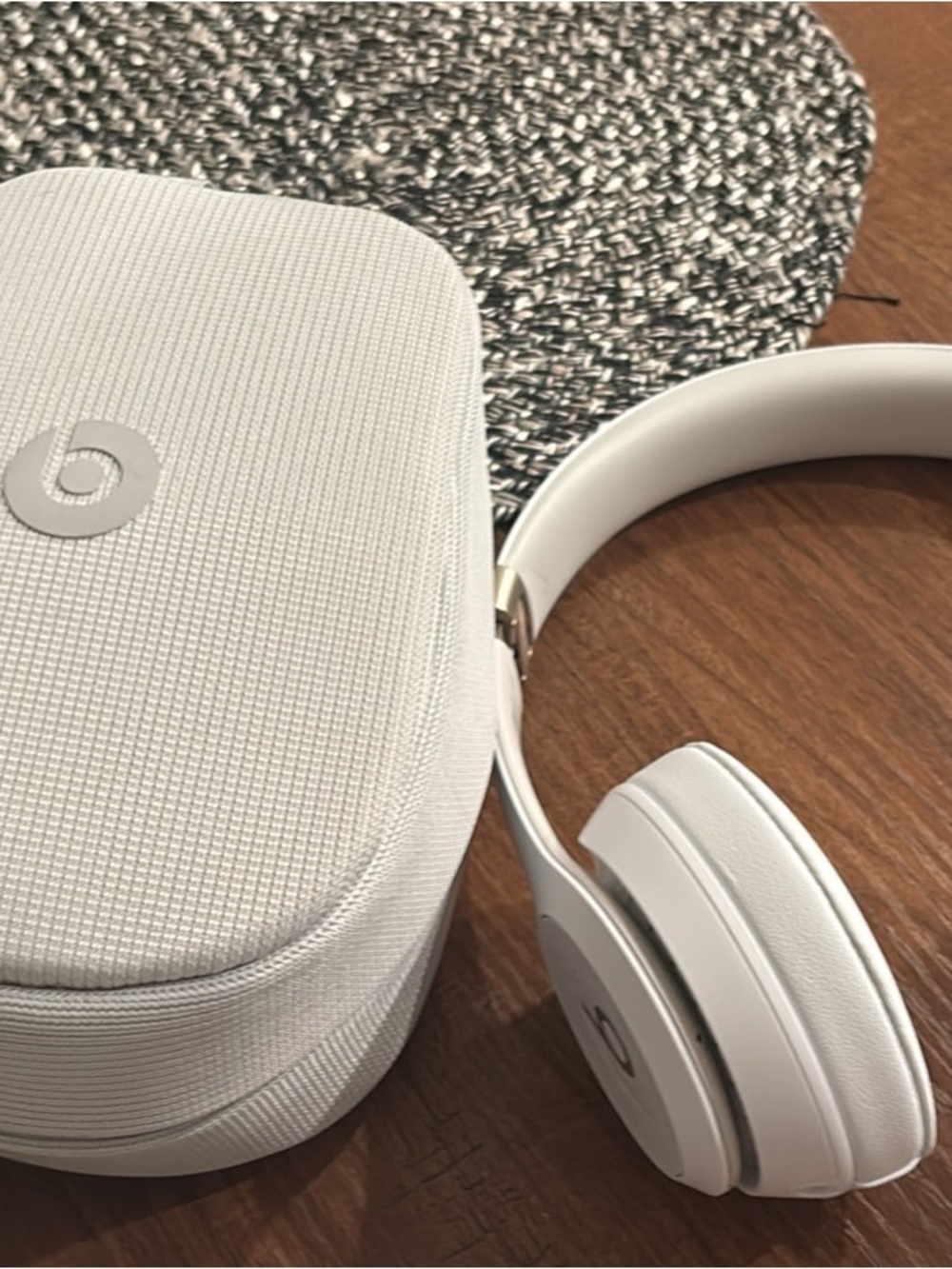 Beats Solo4 Wireless Headphones in White